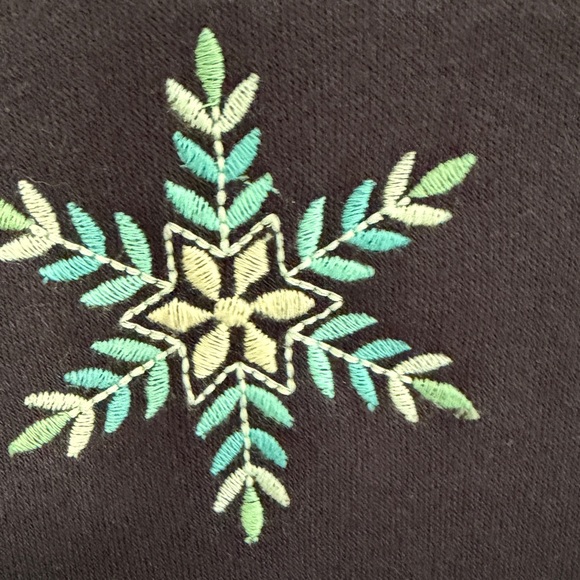 Talbots Stylish Navy Sweater/Sweatshirt with Snowflake Design - Picture 2 of 5